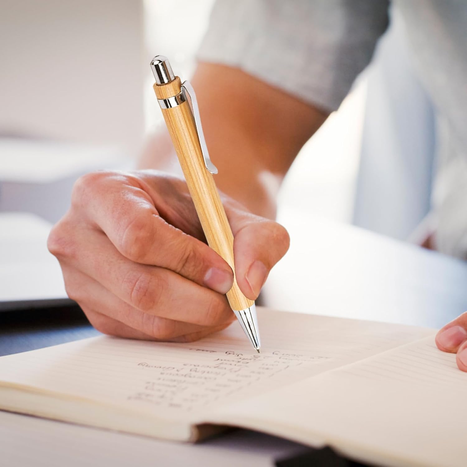 1767567060 stylos a bille en bois de bambou lot de 50