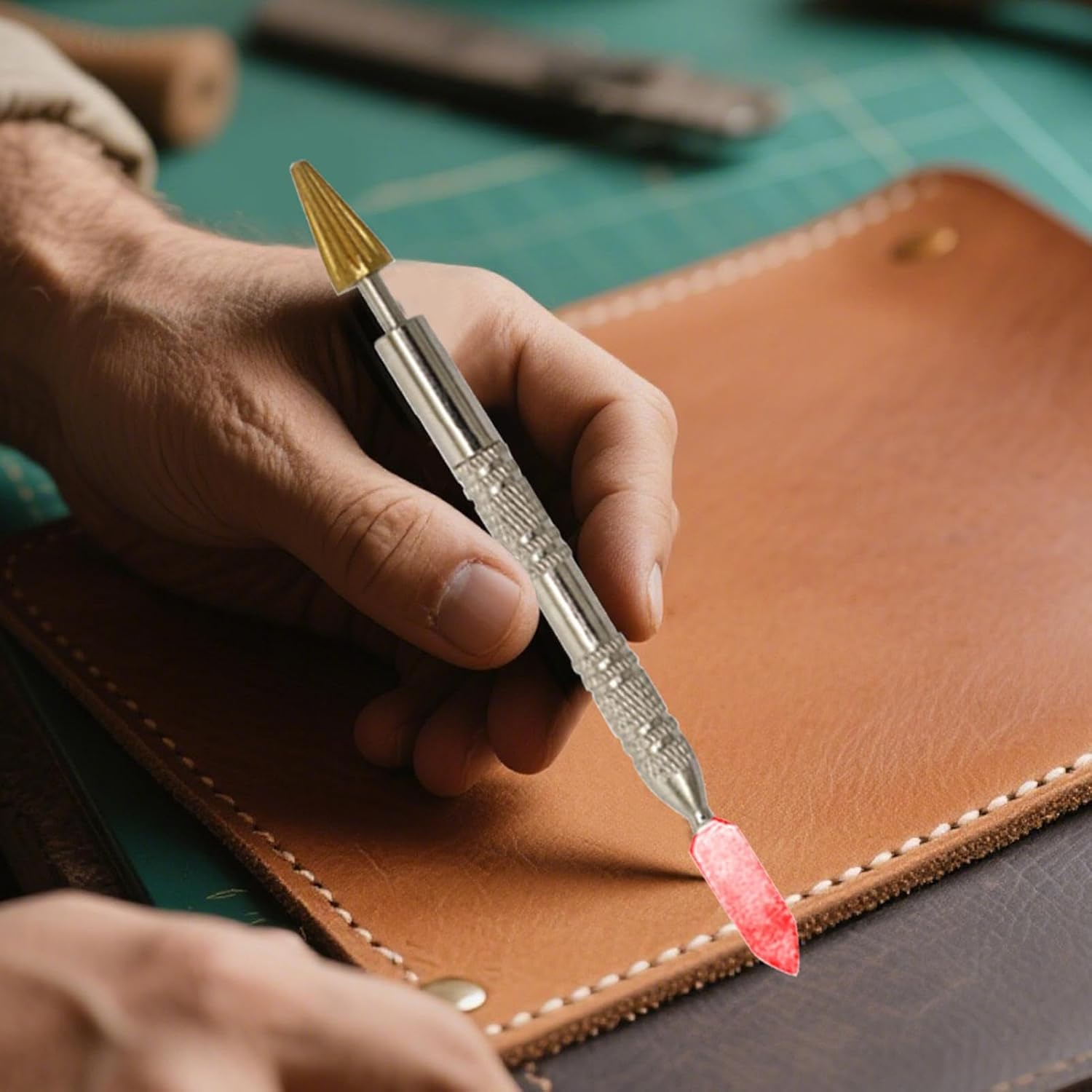 1767599454 stylo a mourir en cuir applicateur de teinte pratique