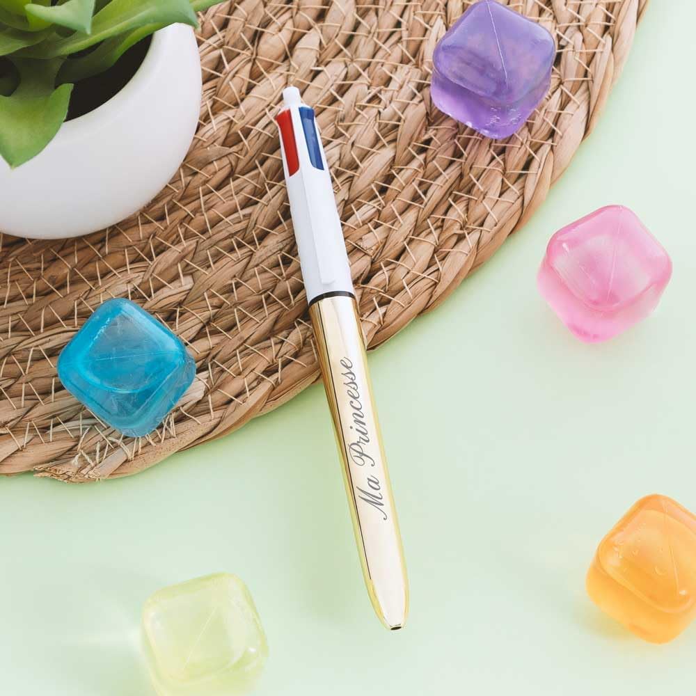 Stylo 4 Couleurs Personnalisé avec Gravure – Image 2