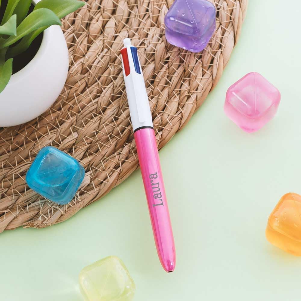 Stylo 4 Couleurs Personnalisé avec Gravure – Image 4