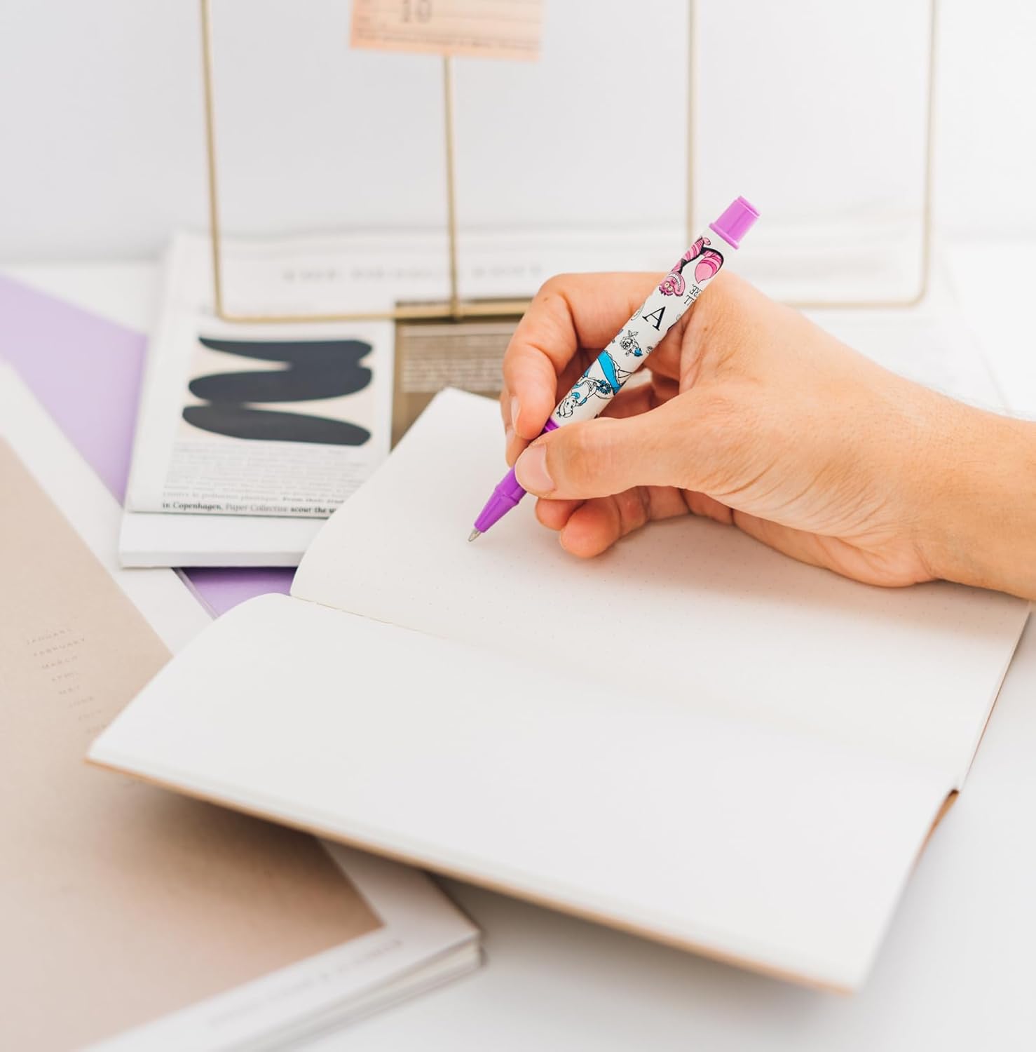 Stylo Bille Disney Alice au Pays des Merveilles – Image 5