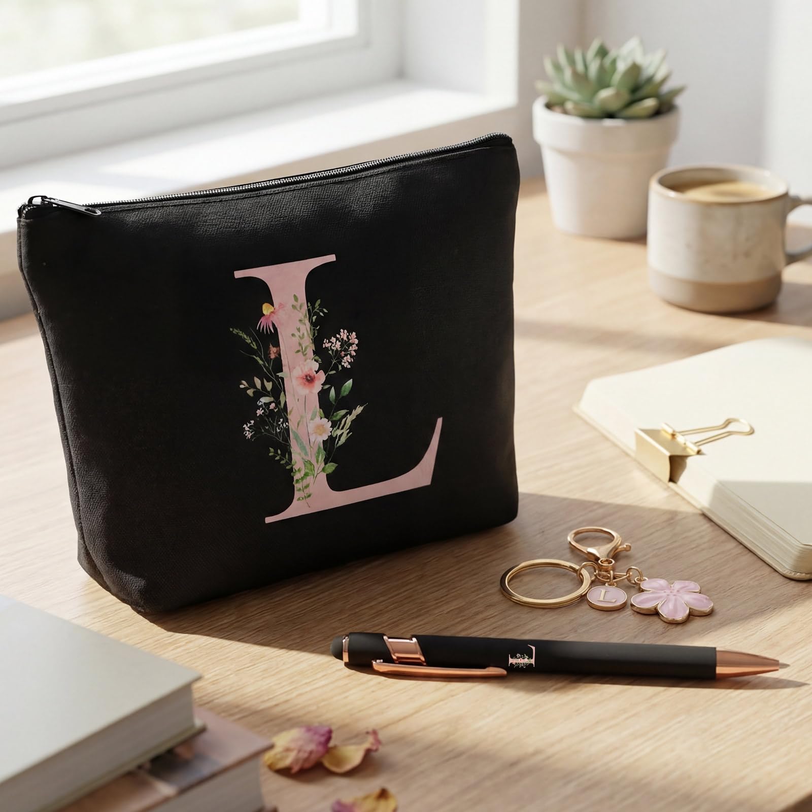 Trousse de Maquillage Hestya avec Initiale Florale - Coffret Cadeau 3 Pièces – Image 2